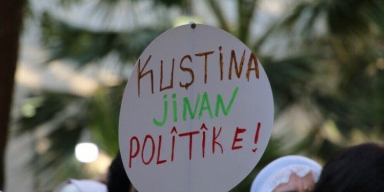 ‘Pêwîst e mafê jiyanê yê jinê were parastin’