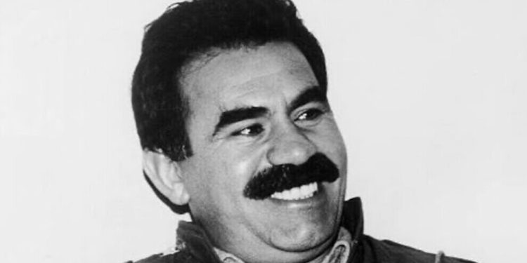 ‘Gavên dîrokî ne û divê bersivandin jî efsûnî be’