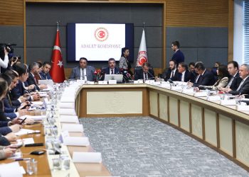 Serhed Eren: Divê makezagoneke nû ji bo Tirkiyê saz bibe