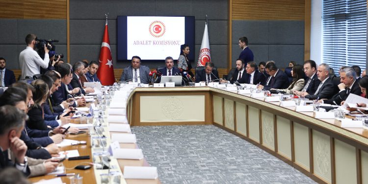 Serhed Eren: Divê makezagoneke nû ji bo Tirkiyê saz bibe
