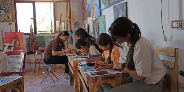 Dibistana Niwêla; Dibistana fêrkirina hunerên şêwekarî û dengbêjiyê