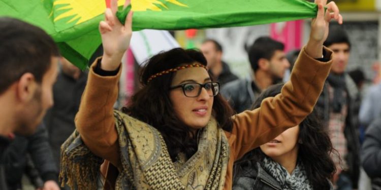 Bi têkoşîna Apoyî re jin careke din bi rola pêşengtiyê radibin
