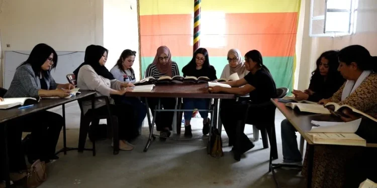 Ji bo pêşxistina asta sazî û civakê xelekên xwendina parêznameyan