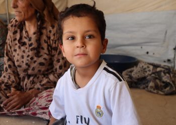 ‘Pişta min şikestî ye, lê ez ê lawê xwe bernedim’