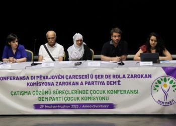 ‘Di pêkanîna projeya “Aştî û Civaka Demokratîk” de rola zarokan”