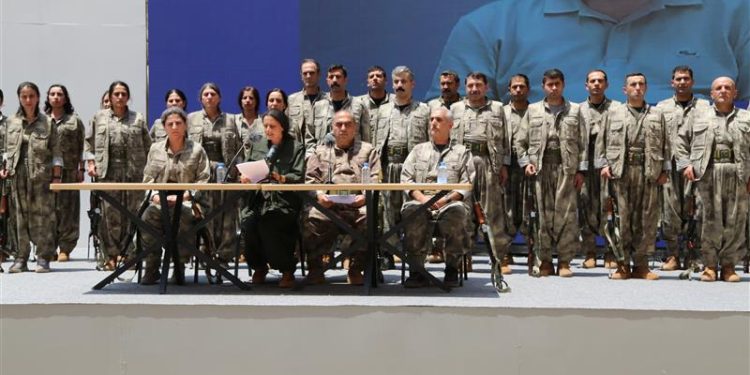 Tevgera azadiyê bi îradeya xwe çekê xwe îmha kir
