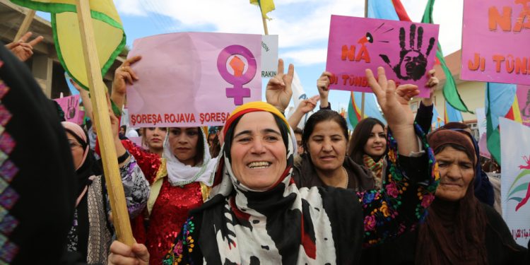 Jinên têkoşer nirxê şoreşê parastin