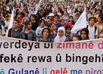 Şoreşa 19`ê Tîrmehê zimanê dayîkê ji qirkirinê parast