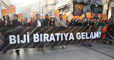 ‘Yekgirtina pêkhate û eşîran rêya çareseriya kirîza Sûriyê ye’