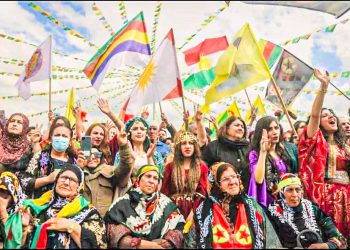 Eniya demokratîk li hemberî eniya desthilatdar hêza avaker e