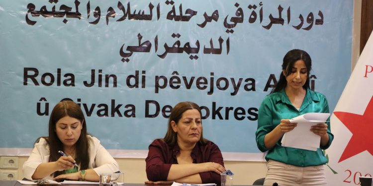 Di çarçoveya Pêvajoya Aştî û Civaka Demokratîk de panêlek hat lidarxistin