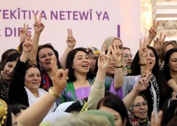 Jin pêşeg û avakerê jiyanê ye