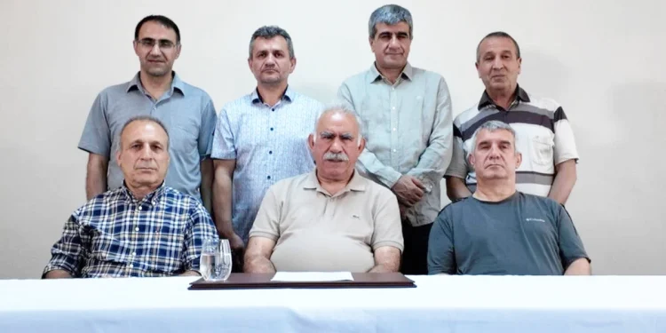 ‘Bi qasî yekîtiya netewî, yekîtiya hunermend û rewşenbîran jî girîng e’