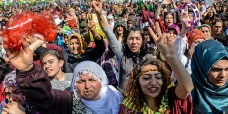‘Jina Kurd sembola hêz û azadiyê ye’