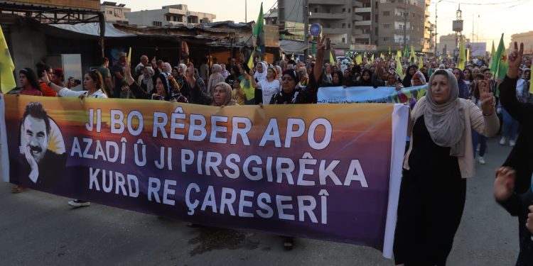 ‘Bêyî azadiya fîzîkî ya Rêber Apo wê pêvajoya aştiyê lawaz be’
