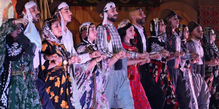 7’emîn Festîvala Govendên Gelêrî ya Şehîd Ronahî Bawer bi dawî bû