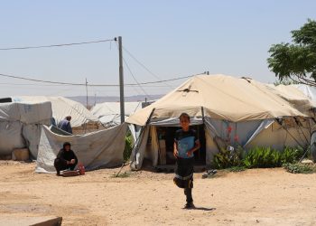Zarok her tim dibin qurbanên şer
