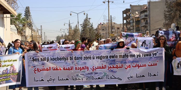 Koçberên Serêkaniyê li dijî dagirkeriya 6 salan çalakiyeke protesto lidar xistin