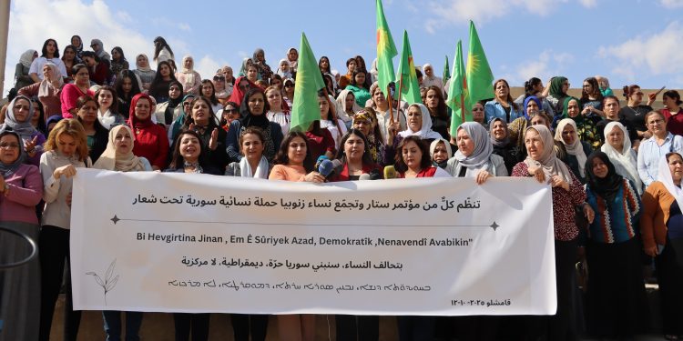 ‘Bi Hevgirtina Jinan, Em Ê Sûriyeke Azad, Demokratîk ,Nenavendî Ava Bikin’