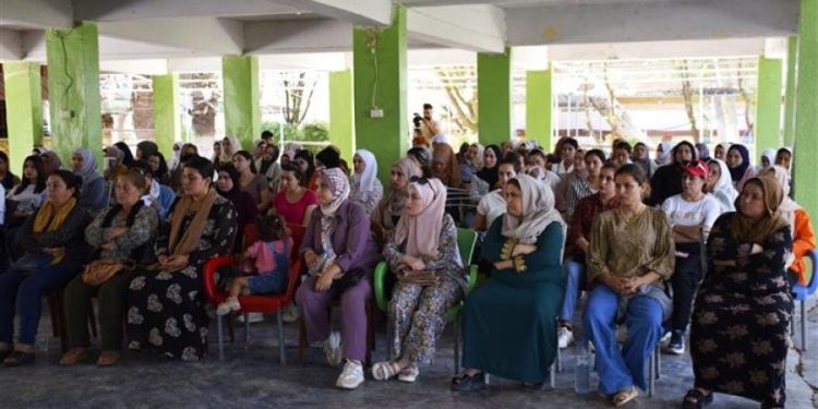 ‘Jin di komînan de xwe û civaka xwe rêxistin dike’