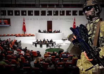 ‘Tirkiyê bi hincetan, biryara 3’ê salan a mayîna artêşê derxist’