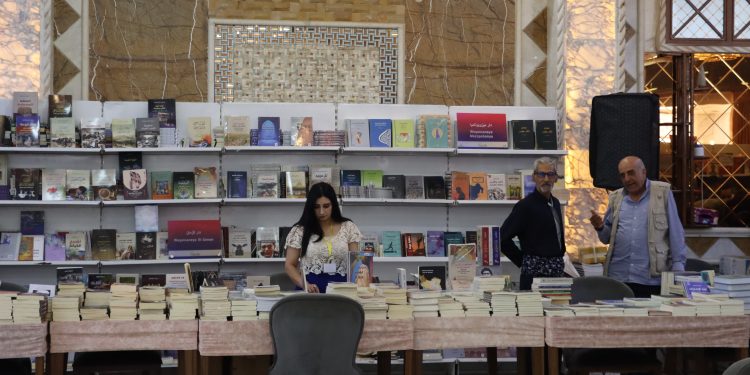 ‘Nivîsandina pirtûkan li ser jiyana Kurdan pir bi êş e’