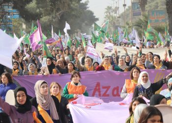 Li Reqayê bi boneya 25` ê Mijdarê meşeke girseyî hat lidarxistin
