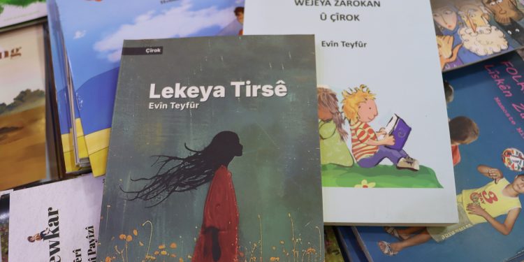 Evîn Teyfûr yek ji çiraxa wêjeya Kurdî ye