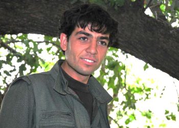 Rizgar Dênîz bi îradeyeke ji pola da ser şopa heqîqetê