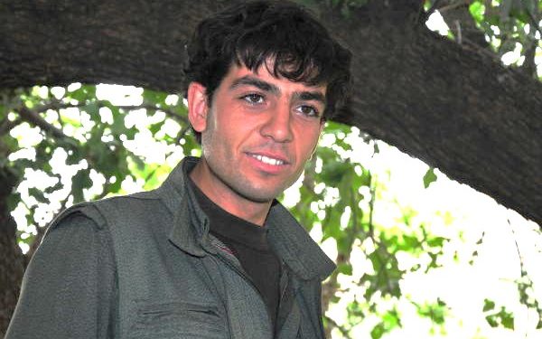 Rizgar Dênîz bi îradeyeke ji pola da ser şopa heqîqetê
