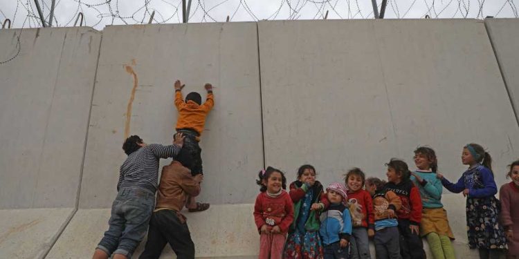 Avakirina dîwarên batonê aramiyê nayîne!