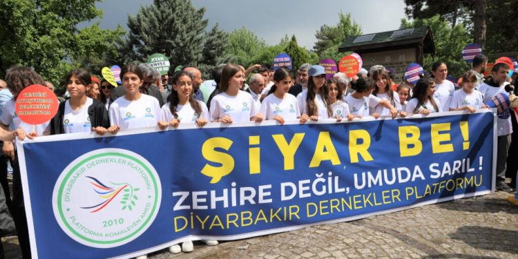 Platforma Şiyar Be; hişyarîkirina civakê ji şerê taybet ê tiryakê ye