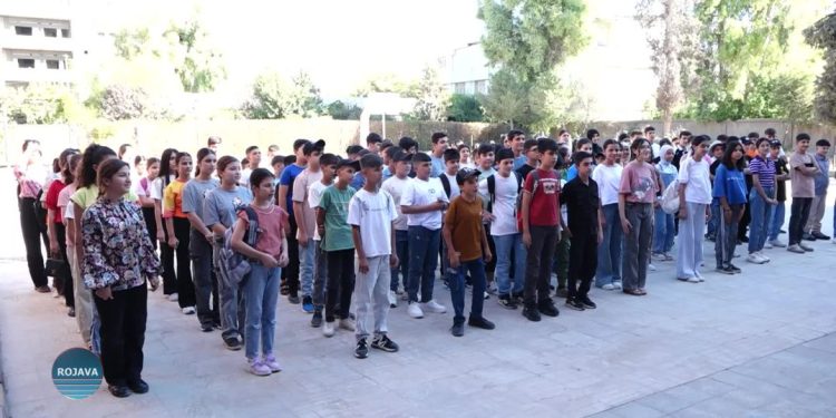 ‘Li dibistanên Qamişlo nêzî 30 hezar xwendekar hene’