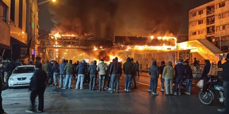 Xwepêşandanên li Îranê berfireh dibin: Nêzî 3 hezar kes hatine qetilkirin