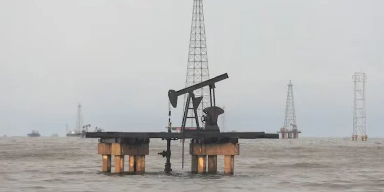‘Petrola Venezuelayê ji bo jîngehê metersiyê çêdike’