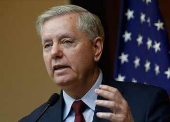 Senatroê Amerikî Graham HTŞ’ê hişyar kir: Ger hûn dixwazin têkiliya DYA û Sûriyeyê bidome rawestin