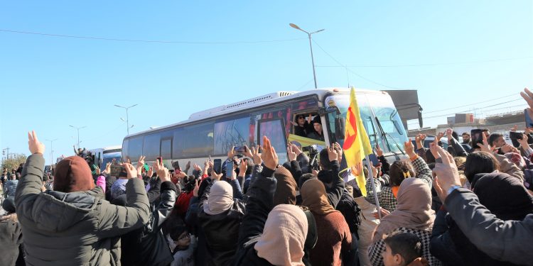 Ciwanên Kurd yên Başûr gihaştin Rojava