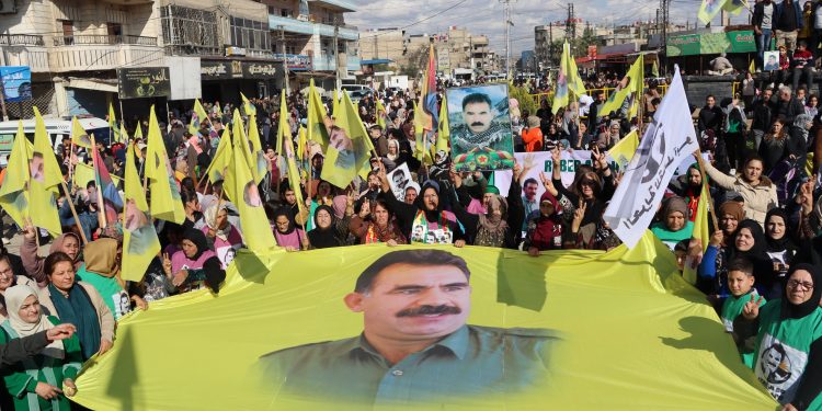 ‘Pêwîst e di serî de azadiya Rêber Apo pêk were’
