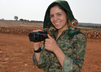 Heval Avrîn nîşan da bê şervanên Apoyî xwedî qudreteke çawa ne