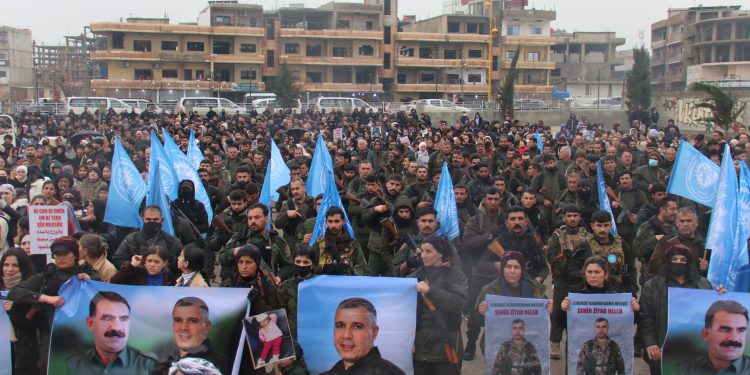 Li kantona Cizîrê bi hezaran gel bi ruhê şehîd Ziyad û rêhevalên wî daketin qadan