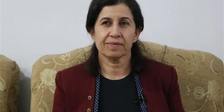 Hediya Yûsif: Em bang li ciwanên Bakur û Başûrê Kurdistanê dikin sînoran derbas bikin