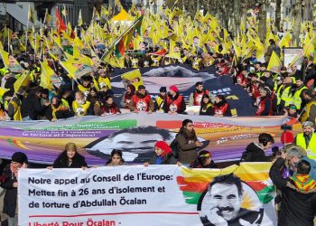 ‘Ji bo pêvajo dewam bike, divê Tirkiyê êrişan li ser Rojava rawestîne’