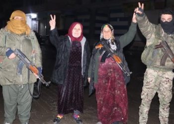 Dayîka Şehîdekî û sê şervanan: Parastina nirxên Şoreşê erka me ye