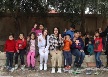 ‘‘Em êşa xwe bi nivîsandina helbestan tînin ser ziman’’