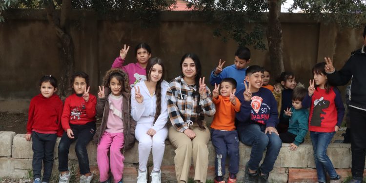 ‘‘Em êşa xwe bi nivîsandina helbestan tînin ser ziman’’