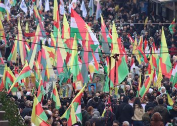 Çend wêne ji meşa girseyî ya bajarê Qamişlo, bi kamîreya Hemza Sêvo