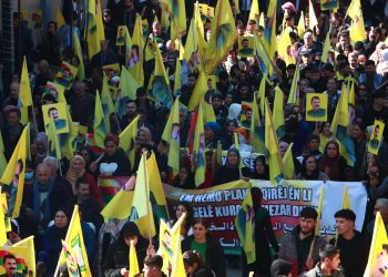 Li dijî Komploya Navnetewî şîneyên Qamişlo daketin kolanan