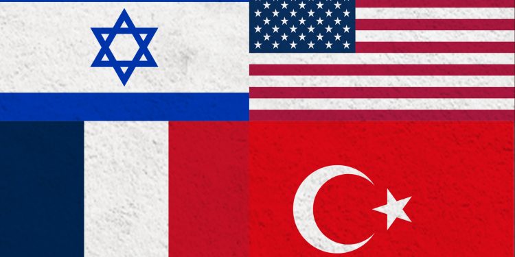 Dîktatorî aramî û demokrasiyê bi xwe re nayîne