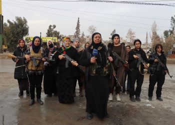 Bi navê şehîd Denîz Çiya jinên Komîna Şehîd Lewend tabûra xweser raghandin