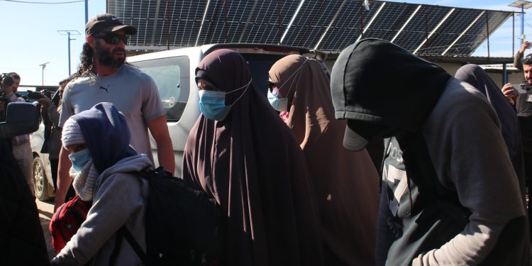 Çeteyên DAIŞ’ê zarokên xwe bi heman îdeolojiyê mezin dikin